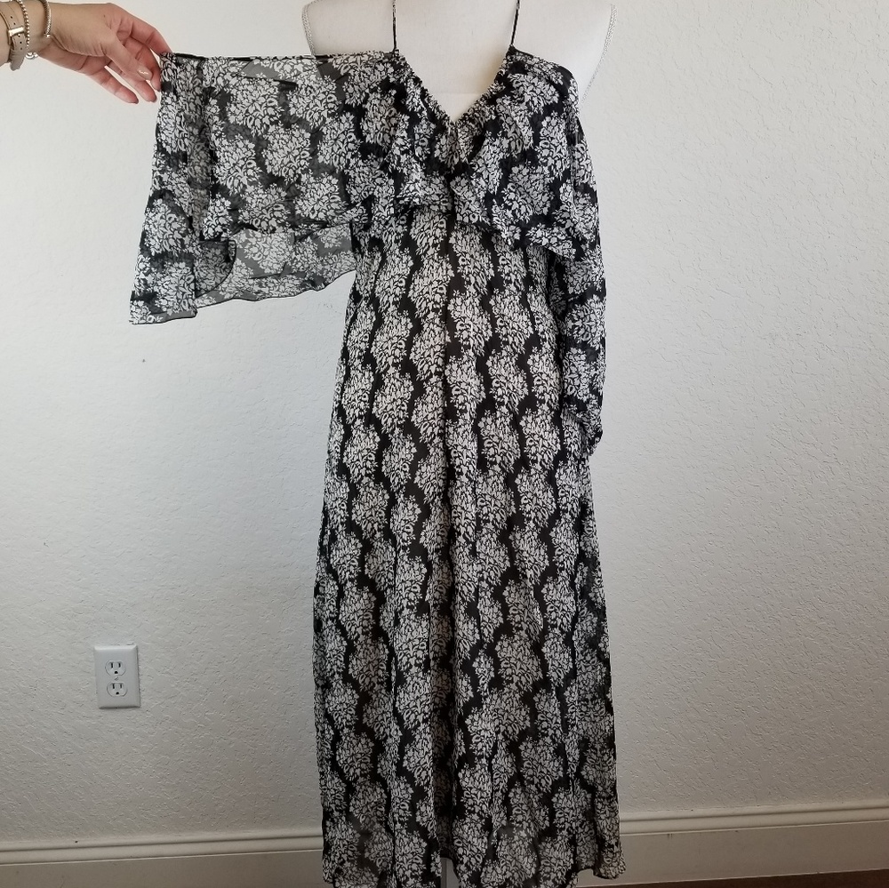 Zara cold shoulder flowy dress